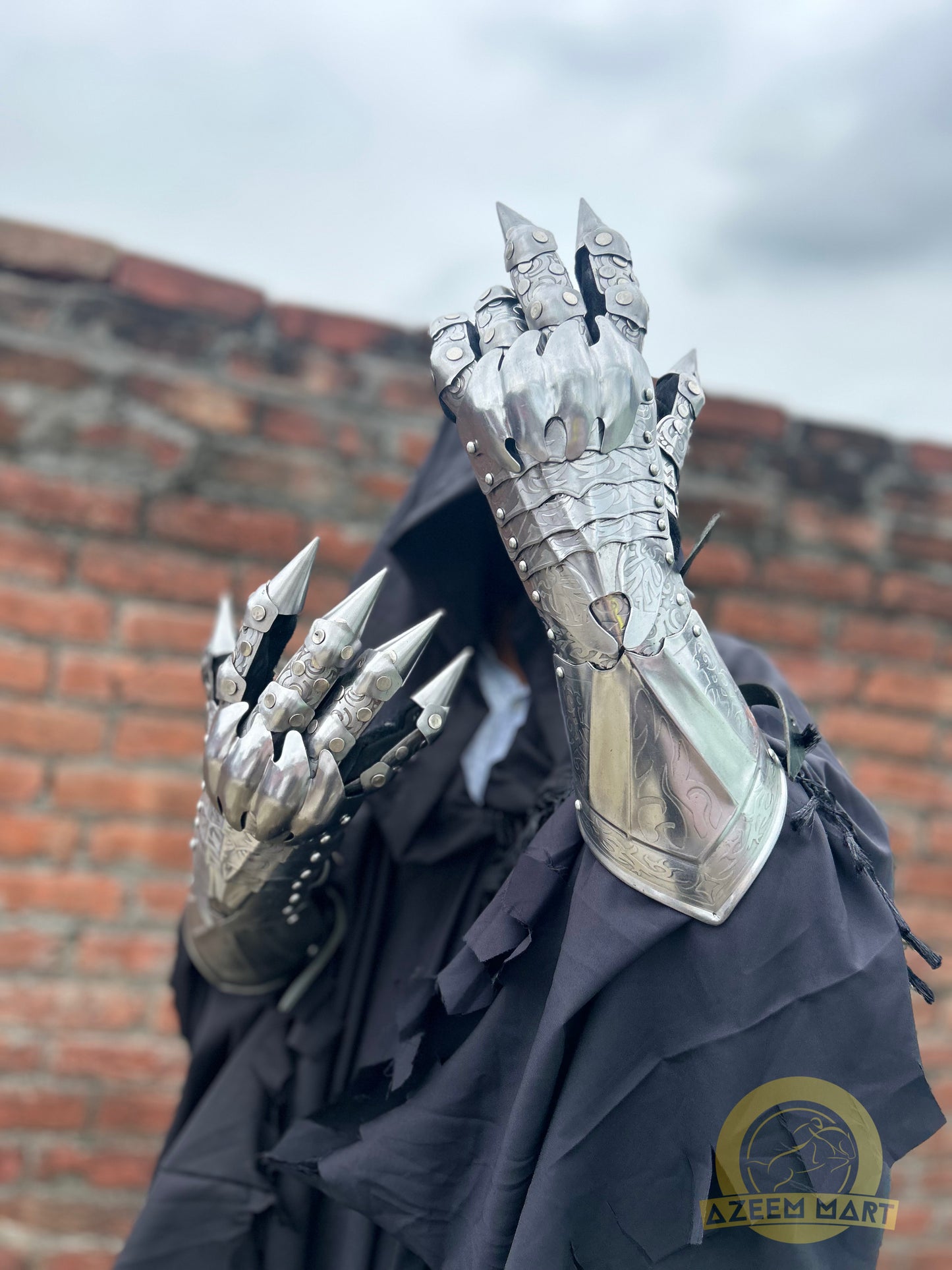 Nazgûl & Witch-King Costume — Helmet, Cloak & Gauntlets