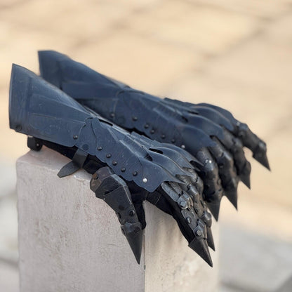 Nazgûl & Witch-King Costume — Helmet, Cloak & Gauntlets